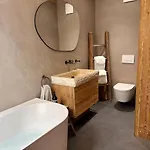 Luxury Family With Extraordinary Mountain Views בקתה *