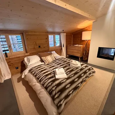 Luxury Family With Extraordinary Mountain Views