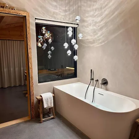 Luxury Family With Extraordinary Mountain Views *