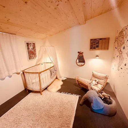 Luxury Family With Extraordinary Mountain Views Trin