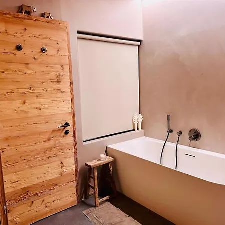 Luxury Family With Extraordinary Mountain Views Trin