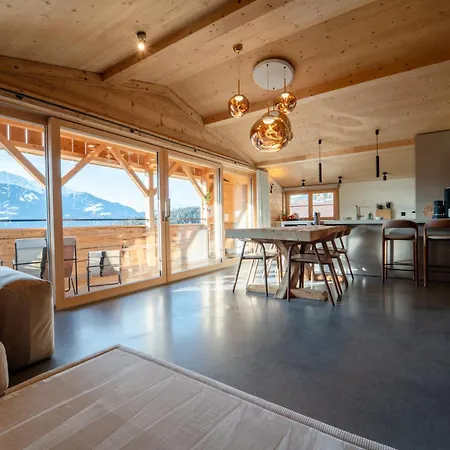 Luxury Family With Extraordinary Mountain Views Trin