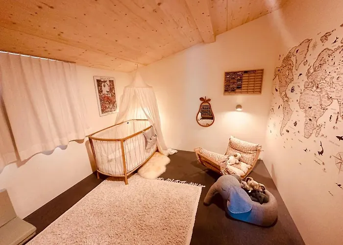 Luxury Family With Extraordinary Mountain Views Trin