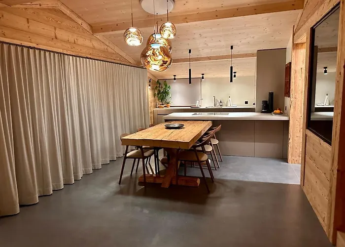 Luxury Family With Extraordinary Mountain Views Trin