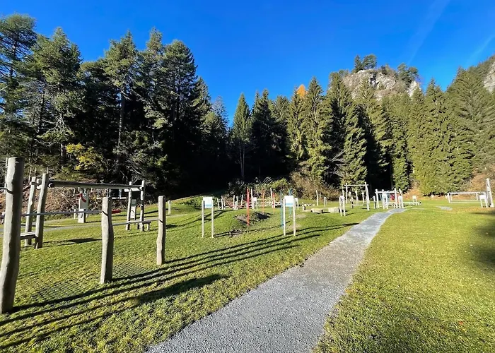 Luxury Family With Extraordinary Mountain Views Trin