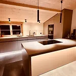 Luxury Family With Extraordinary Mountain Views *